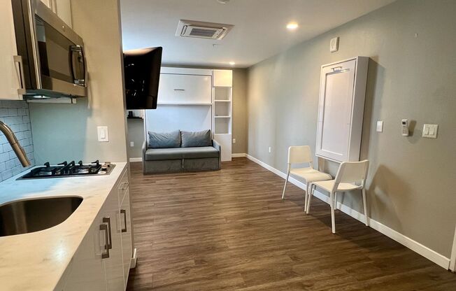 Studio, 1 bath, 232 sqft, $2,050, Unit 434-306