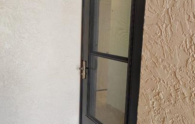 Welcome to Tampa Racquet Club – Where Comfort Meets Convenience!