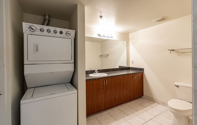 2 beds, 1 bath, 212 sqft, $1,625, Unit 008