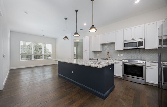 2 beds, 2 baths, 1,017 sqft, $1,880, Unit 526