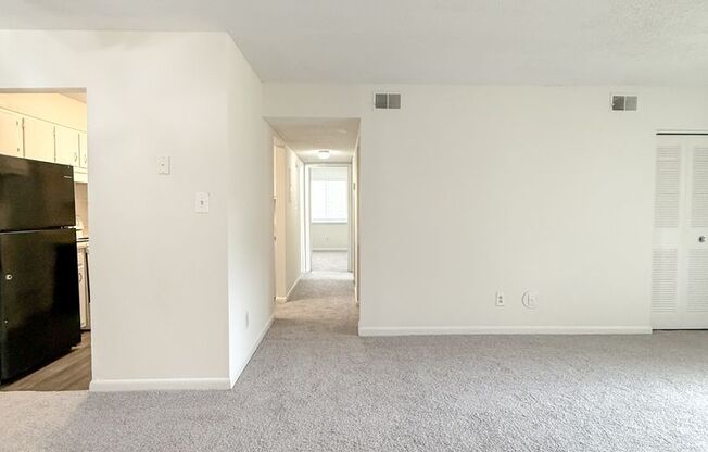 2 beds, 1 bath, 800 sqft, $1,095, Unit B6