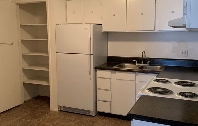 2 beds, 1 bath, 950 sqft, $1,195, Unit 10A