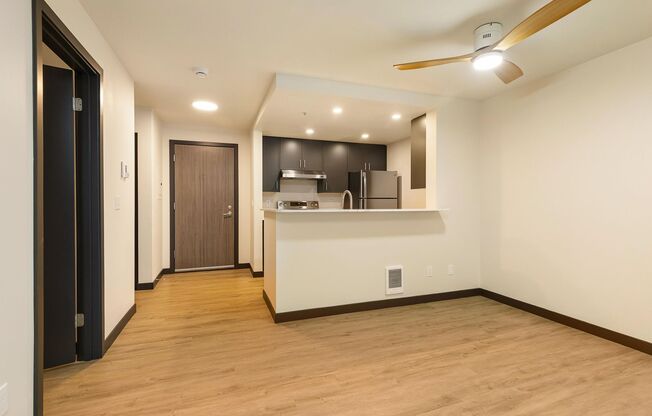 1 bed, 1 bath, 634 sqft, $2,245, Unit 307