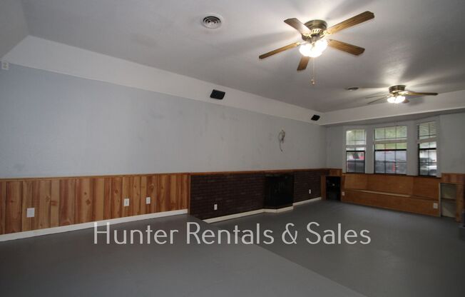 4 beds, 2 baths, $1,075