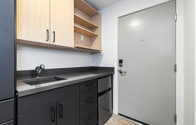 Studio, 1 bath, 187 sqft, $915, Unit 212