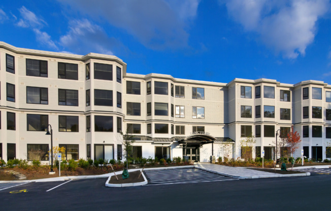 3 beds, 2 baths, 1,310 sqft, $4,400, Unit Unit 213