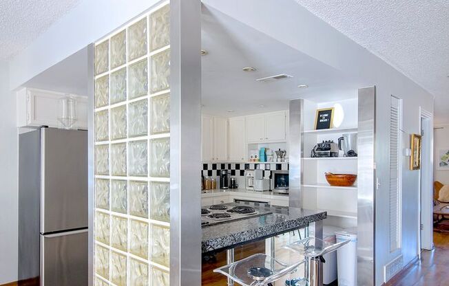 Super fun remodeled Apartment