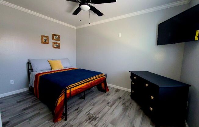 2 beds, 1 bath, $2,400, Unit # ADU