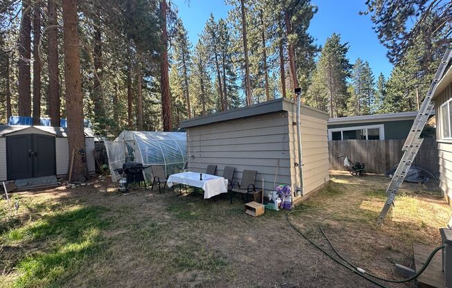 2 beds, 1 bath, $2,500