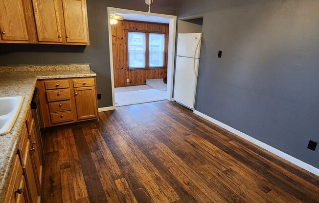 3 beds, 1 bath, $1,395