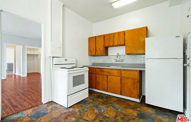 1 bed, 1 bath, 775 sqft, $1,950, Unit 410