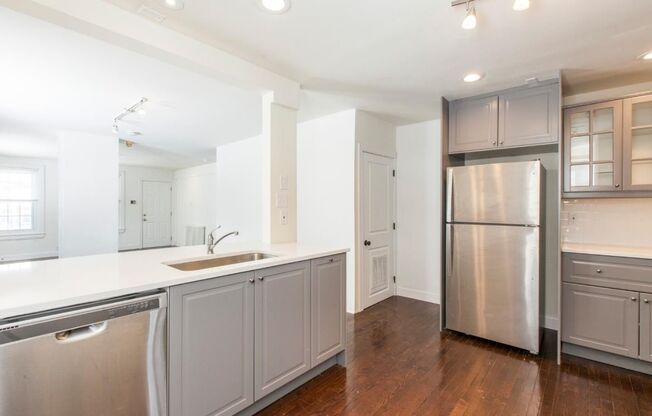 Renovated 4 Bedroom, 1.5 Bath House - Walking Distance to Villanova University - Laundry In-Unit - Parking Included