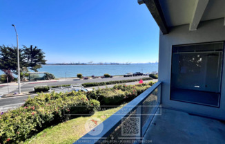 Waterfront 1 bedroom located at the resort style Watergate complex included ameneties, water, garbage, parking!