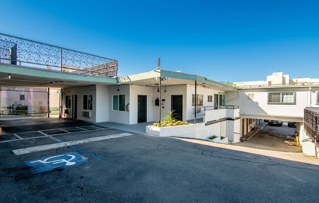 Studio, 1 bath, 126 sqft, $1,595, Unit 125