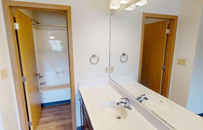 1 bed, 1 bath, 576 sqft, $840, Unit 18