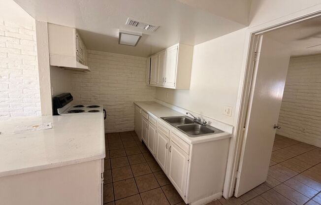 1 bed, 1 bath, 570 sqft, $899, Unit 16621-34