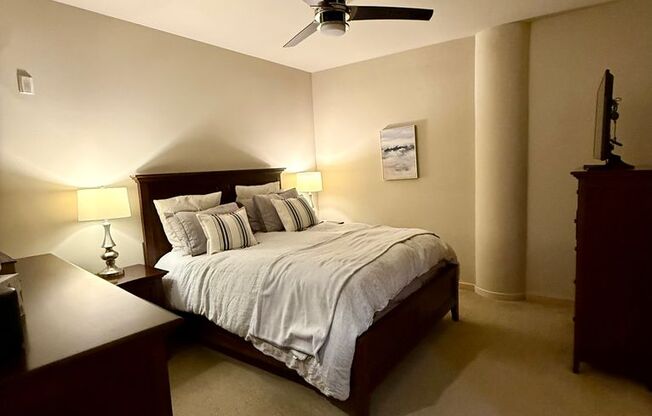 1 bed, 1.5 baths, 1,022 sqft, $1,950, Unit 402