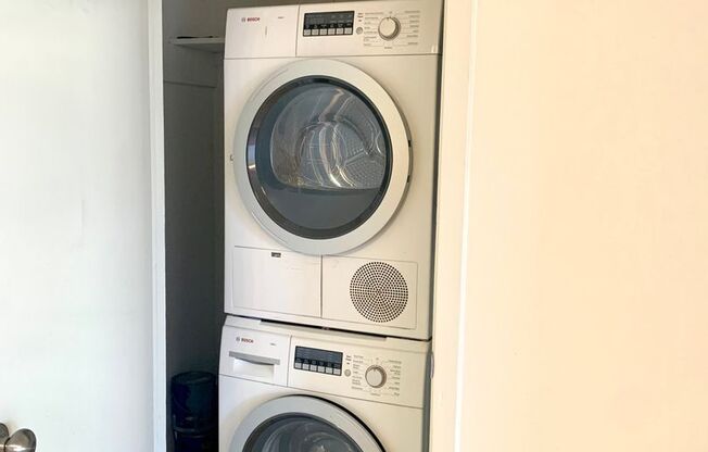1 bed, 1 bath, $895, Unit 204