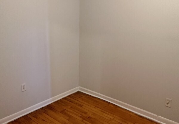 1424 N Maplewood Ave 2F