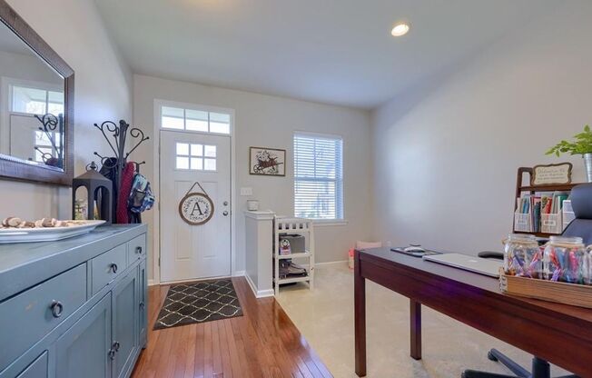 Luxurious 3-Bedroom Townhome with Finished Basement in Kennett Square! Available August 1st!