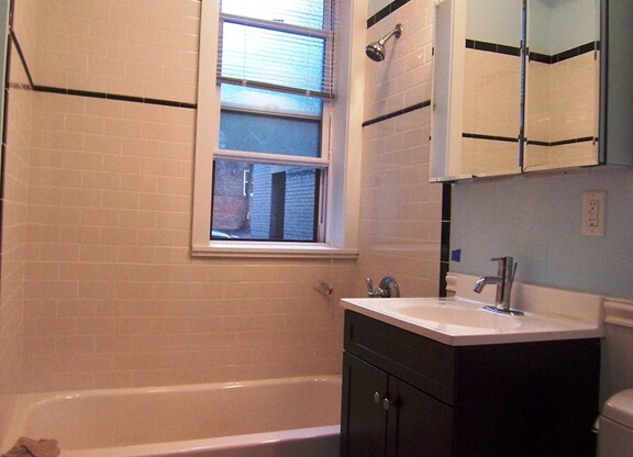 2 beds, 1 bath, 770 sqft, $3,695, Unit 22