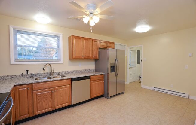 3 beds, 1 bath, $1,650