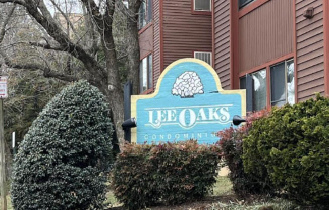 2815 LEE OAKS CT