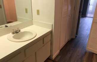 2 bed 2 bath, great location