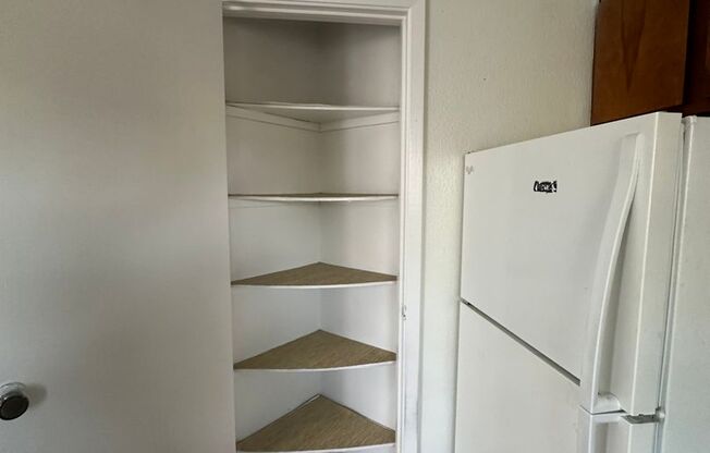 Studio, 1 bath, 432 sqft, $895, Unit 64
