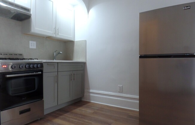 1 bed, 1 bath, $2,995, Unit 4r