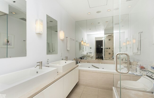314 W 92 ST