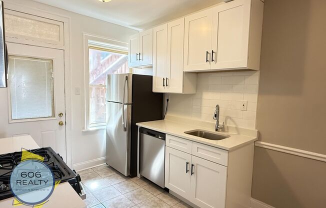 Spacious updated 6 Corners Apartments!