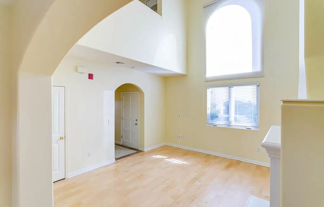 ELEGANT 3 BD / 2.5 BA TOWNHOME IN QUIET PASADENA