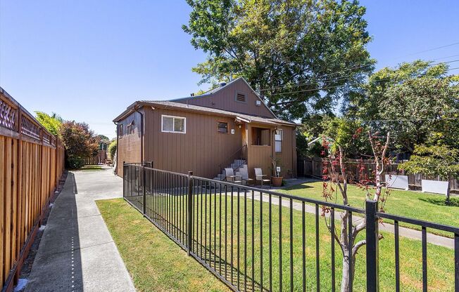 2510 Eagle Ave #C - 2 bedroom | 1 bath | Back Cottage