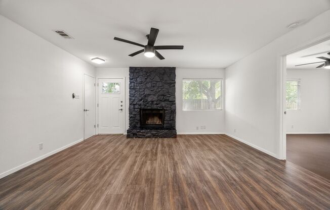 Spacious 3-Bedroom Townhome in Prime Round Rock Location – 2 Weeks Free Rent!