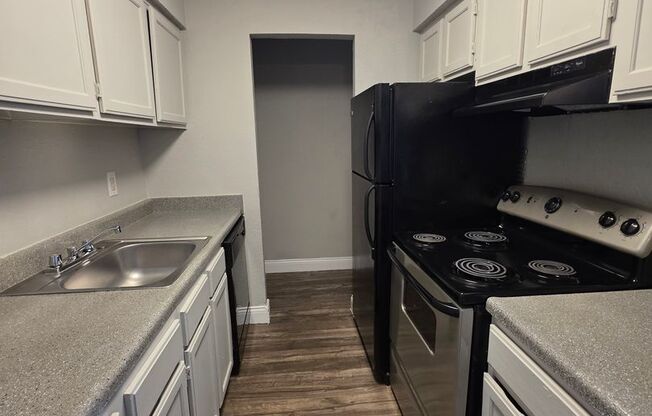 2 beds, 2 baths, 877 sqft, $1,049, Unit 1310