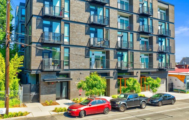 Studio, 1 bath, 288 sqft, $1,395, Unit 104