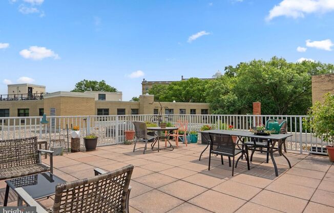 Adams Morgan/Mount Pleasant One Bedroom W/All Energy Utilities Included!
