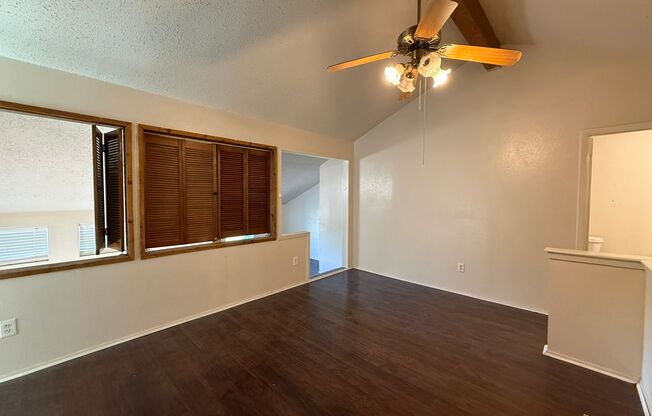 2 beds, 1.5 baths, $895, Unit APARTMENT 1305
