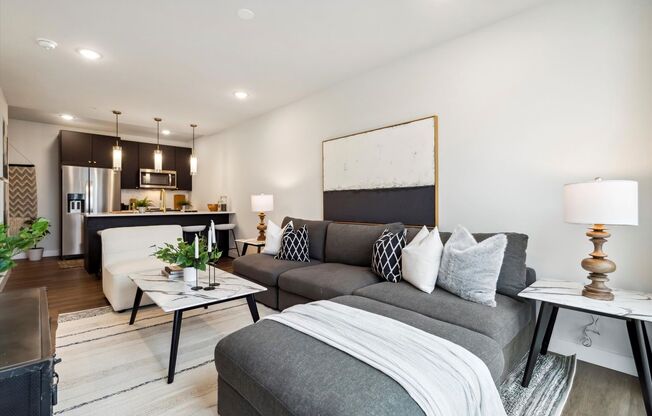 Studio, 1 bath, 500 sqft, $1,475, Unit 606