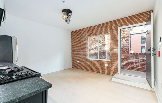 1 bed, 1 bath, 457 sqft, $1,370, Unit 30