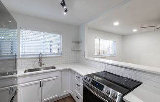 5921 Gaston AVE