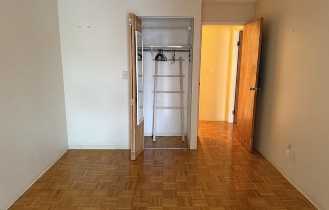 2 beds, 2 baths, 900 sqft, $3,300, Unit 3E