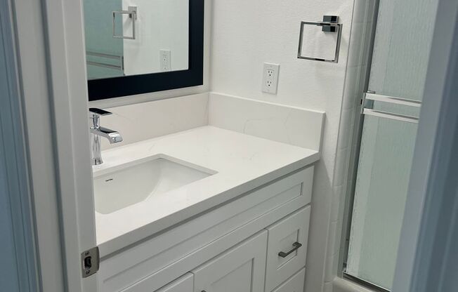 1 bed, 1 bath, 660 sqft, $2,195, Unit 6700-H