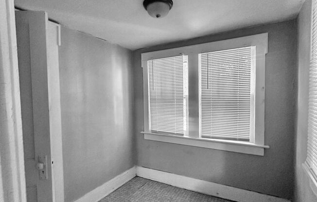 2 beds, 1 bath, $1,200