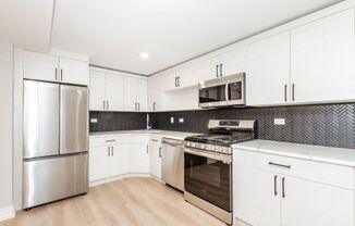 Stunning 3 Bed 2 Bath in Ukrainian Village with Tons of Space
