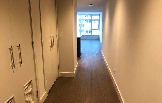 2 beds, 2 baths, $4,300, Unit Unit 2401