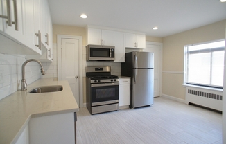 1 bed, 1 bath, 825 sqft, $2,100, Unit 3