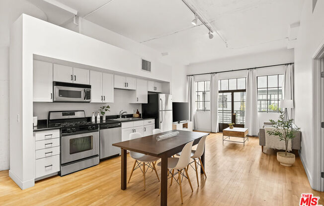 Studio, 1 bath, 707 sqft, $2,290, Unit 628