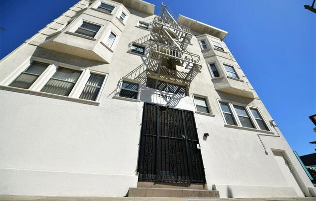 12p005 - 1530 Harrison St